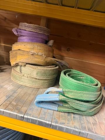 Diverse hijsbanden  beschikbaar voor biedingen