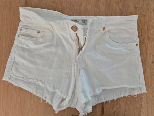 3 shorts, mt 36 zwart wit en rood, Kleding | Dames, Spijkerbroeken en Jeans, Zo goed als nieuw, W28 - W29 (confectie 36), Wit