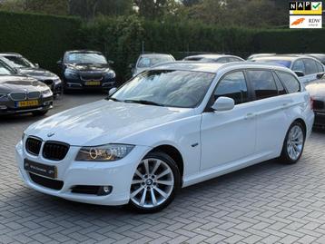BMW 3-serie Touring 318i Corporate Lease Luxury Line|Ketting beschikbaar voor biedingen