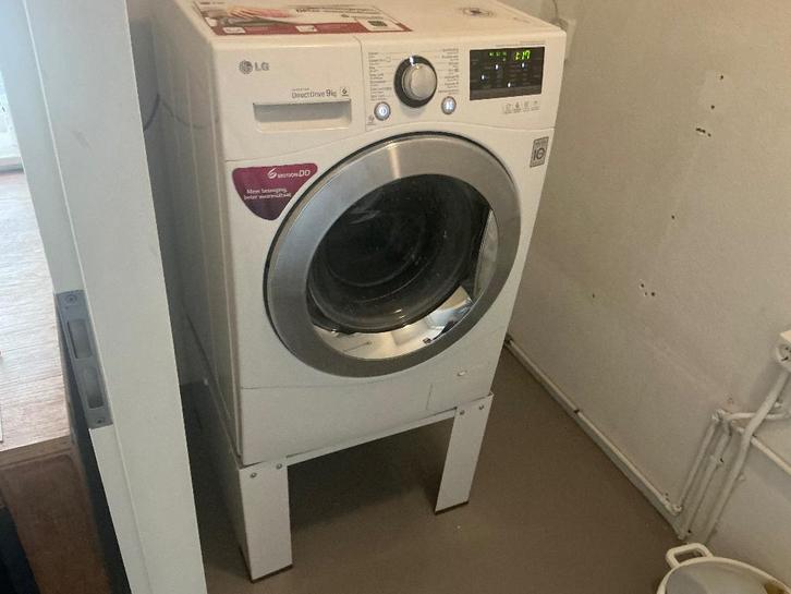 LG 9kg wasmachine gebruikt, Witgoed en Apparatuur, Wasmachines, Zo goed als nieuw, Voorlader, 8 tot 10 kg, 85 tot 90 cm, 1200 tot 1600 toeren
