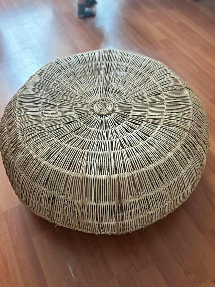 Rattan hand-woven Zara Home pouffe, Huis en Inrichting, Stoelen, Eén, Bruin, Ophalen of Verzenden