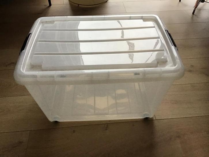 Plastic Opbergbak met wieltjes, Huis en Inrichting, Woonaccessoires | Kisten, Zo goed als nieuw, Minder dan 50 cm, 50 tot 75 cm