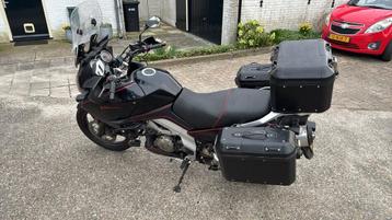 Zeer complete Suzuki V-Strom DL1000 uit 2004  beschikbaar voor biedingen