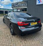 BMW 7-Serie (g11) 730d 265pk Aut 2017 Grijs alcantara, Origineel Nederlands, Te koop, Zilver of Grijs, 5 stoelen