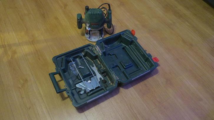 Bosch POF 1400 ACE - Bovenfrees, Doe-het-zelf en Verbouw, Gereedschap | Freesmachines, Gebruikt, Elektrisch, Bovenfrees, Ophalen of Verzenden