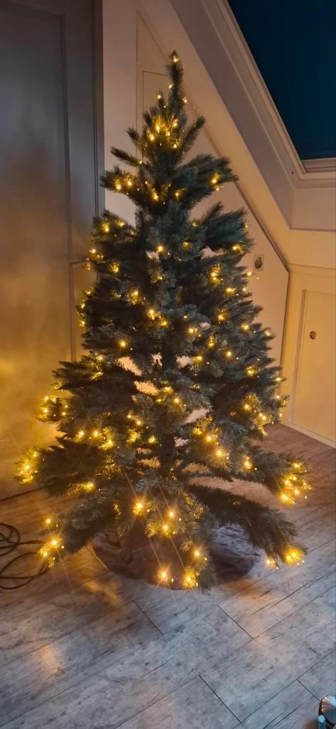 Intratuin Romagne blauw met led verlichting voor binnen 180, Diversen, Kerst, Zo goed als nieuw, Ophalen