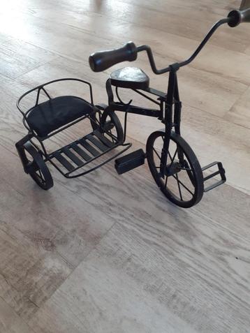 brocante leuke driewieler  beschikbaar voor biedingen