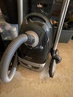 Miele stofzuiger zwart, Witgoed en Apparatuur, Stofzuigers, Ophalen of Verzenden, Gebruikt, 1200 tot 1600 watt, Stofzuiger