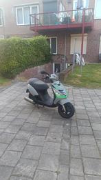 Zip 4takt geel kenteken, Fietsen en Brommers, Scooters | Piaggio, Ophalen, Zo goed als nieuw, Zip