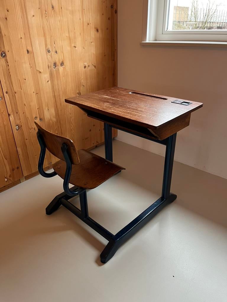 Vintage lessenaar in prachtige staat / Kinder schoolbank, Kinderen en Baby's, Kinderkamer | Tafels en Stoelen, Gebruikt, Tafel(s) en Stoel(en)