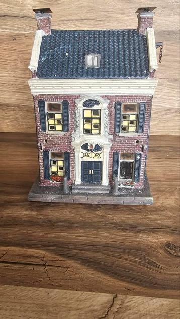 Dickensville Stadhuis van Sloten in originele doos  beschikbaar voor biedingen
