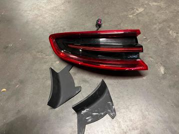 Porsche macan Links achter licht incl kappen beschikbaar voor biedingen