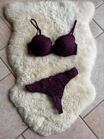 Mooie paars kleurige Hunkemöller set Bh70D en string S, Hunkemöller, Ophalen of Verzenden, Paars, Setje