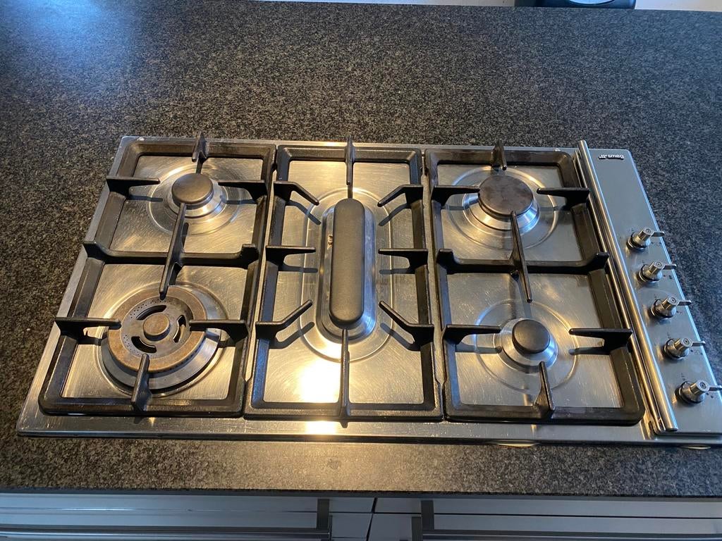 Smeg gaskookplaat 5 pits, Witgoed en Apparatuur, Kookplaten, Ophalen, Zo goed als nieuw, Inbouw, Gas