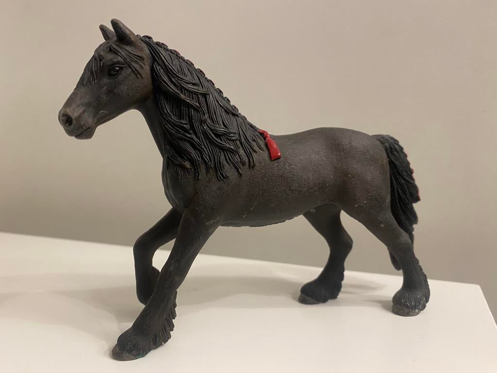 Schleich Fries ~ 13749, Ophalen of Verzenden, Paard, Beeldje of Figuurtje