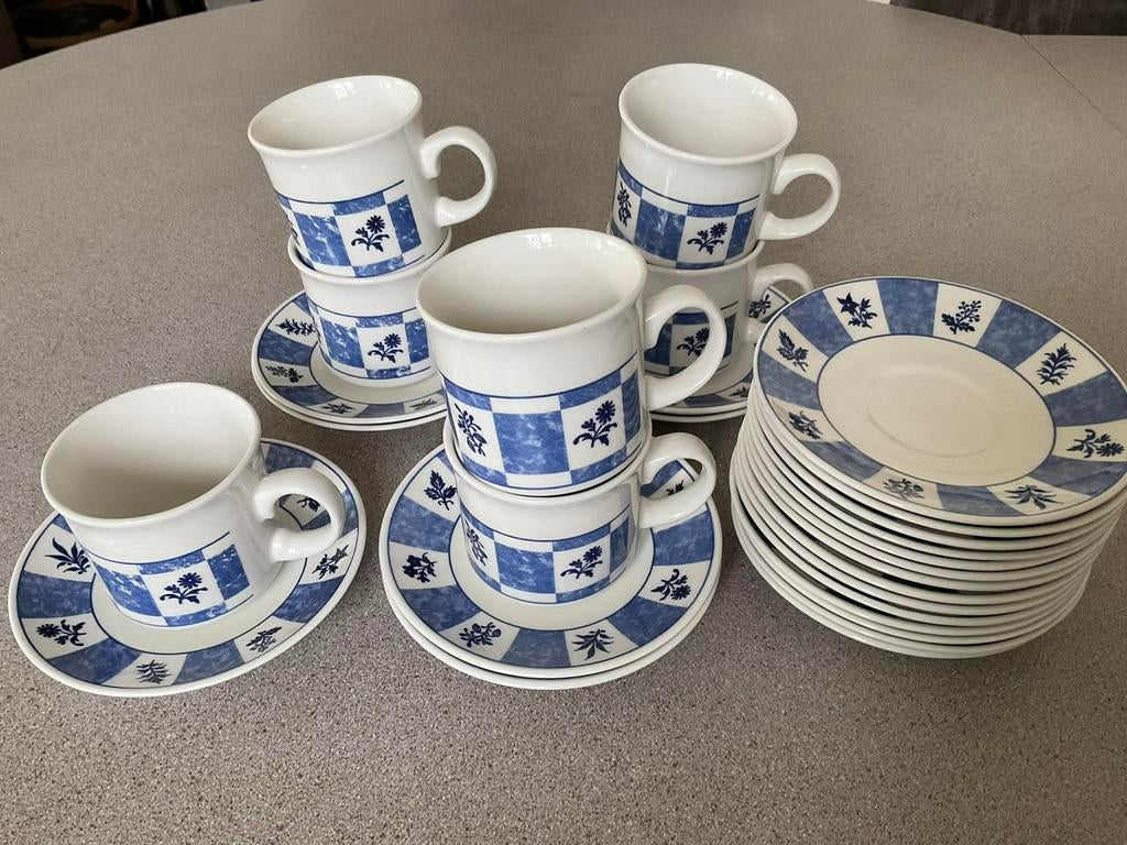 Kop en schotel, gebaksbordje/gebakschotel, Huis en Inrichting, Keuken | Servies, Ophalen of Verzenden, Zo goed als nieuw, Overige stijlen