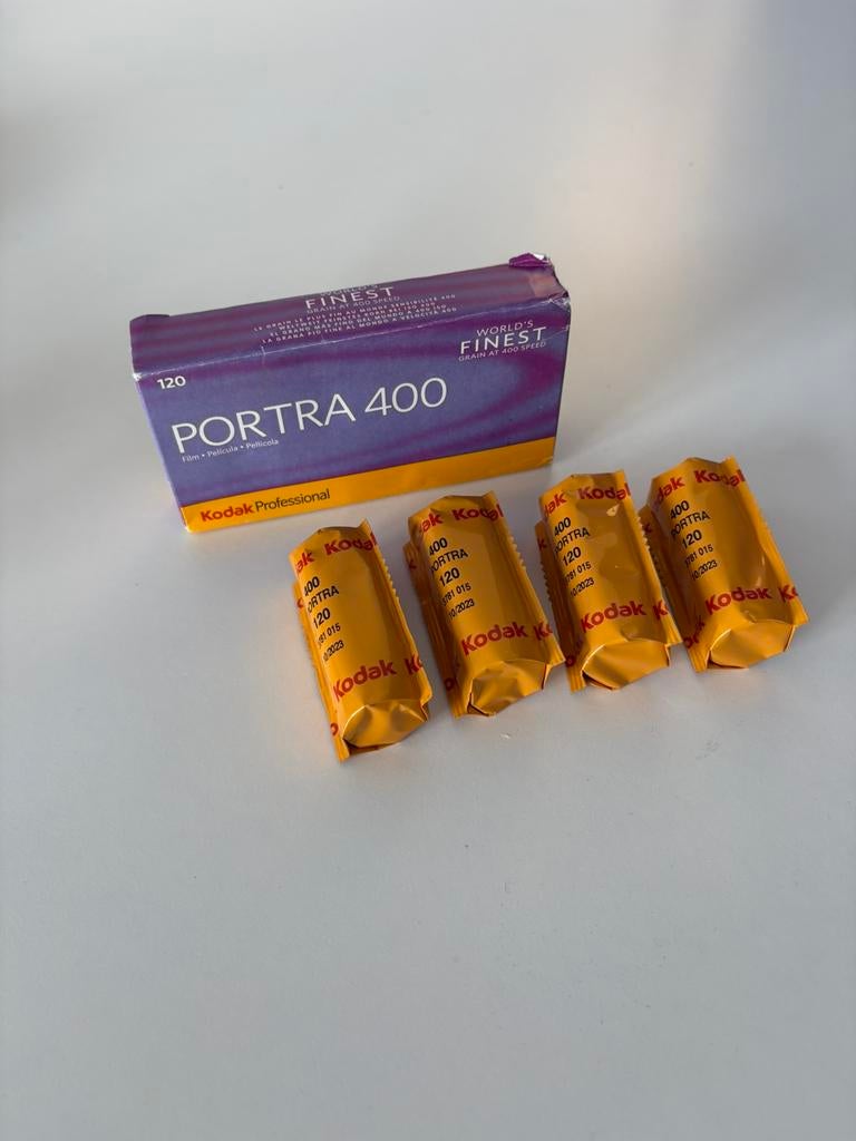 Kodak Portra 400 120 film 4 stuks ongebruikt – exp. 10/2023, Ophalen of Verzenden, Nieuw, Compact, Kodak