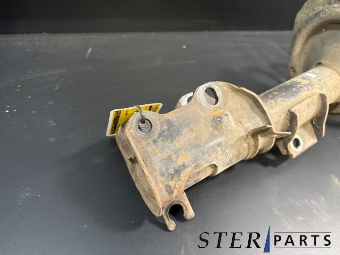 Schokdemper links-voor van een Mercedes Vito, Gebruikt, -, Ophalen of Verzenden, -
