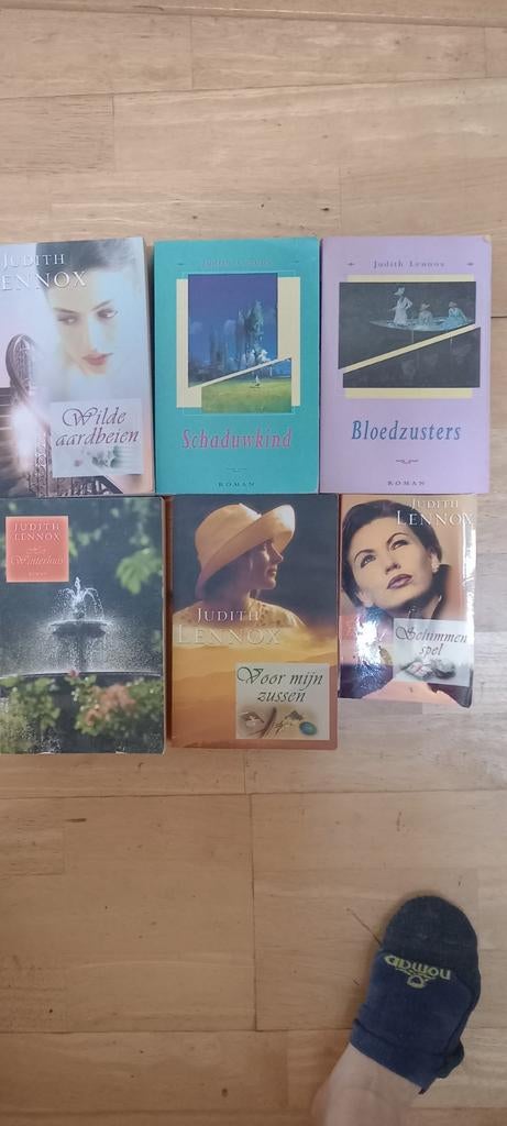 Judith Lennox 6 romans, Ophalen of Verzenden, Gelezen