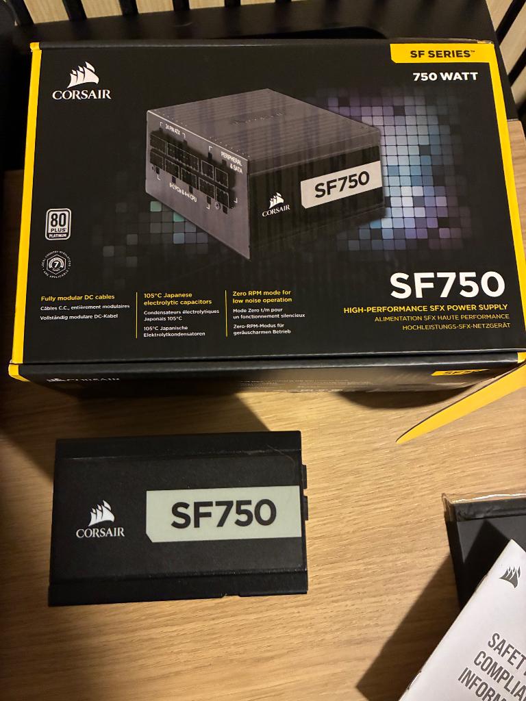 Corsair SF750, Computers en Software, Interne voedingen, Ophalen of Verzenden, Gebruikt