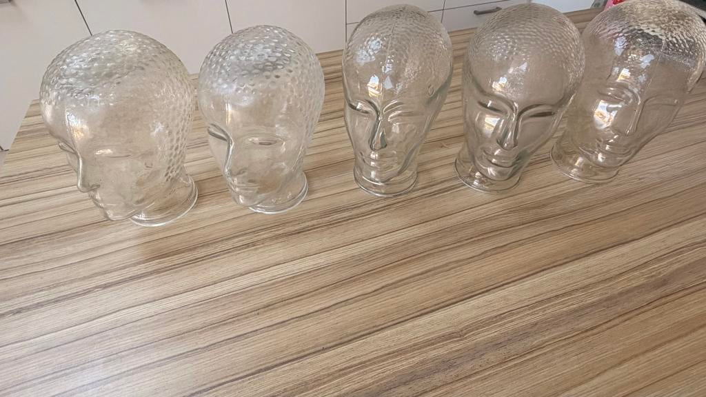 5 glazen koppen - Mannequin hoofd - Hoedenstandaard, Antiek en Kunst, Ophalen