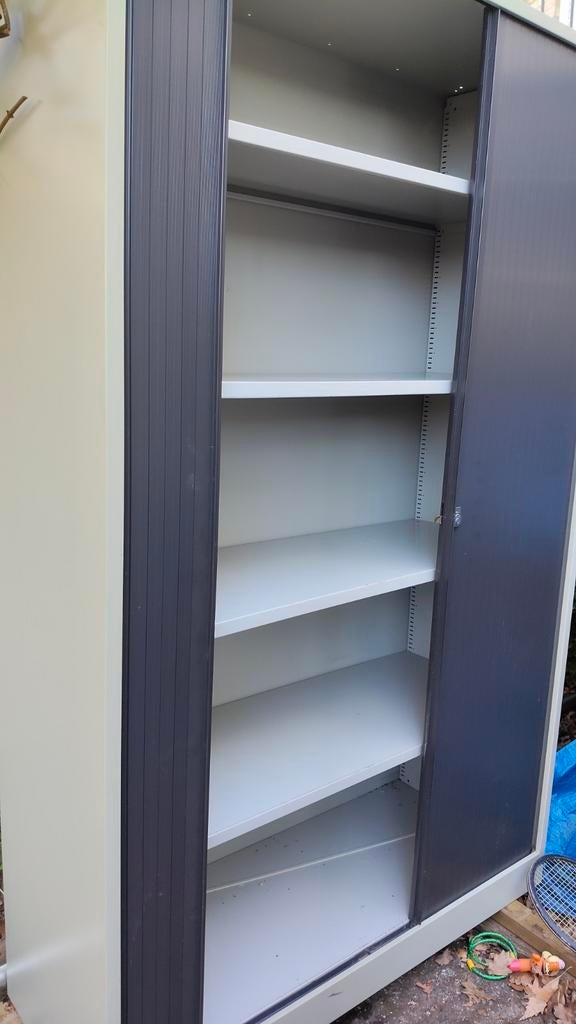 Stalen archiefkast met roldeur - prima staat, Huis en Inrichting, Kasten | Roldeurkasten en Archiefkasten, Gebruikt, Metaal, 150 tot 200 cm