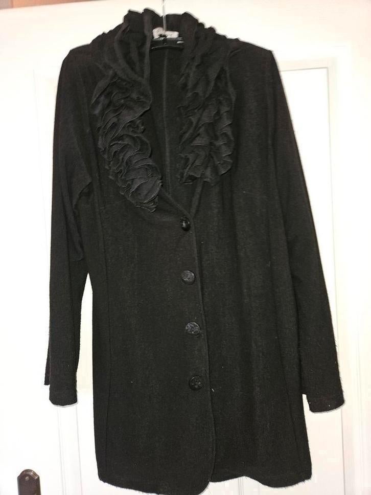 Mooi zwart vest jasje met ruche kraag van Magna maat L, Ophalen of Verzenden, Zo goed als nieuw, Zwart