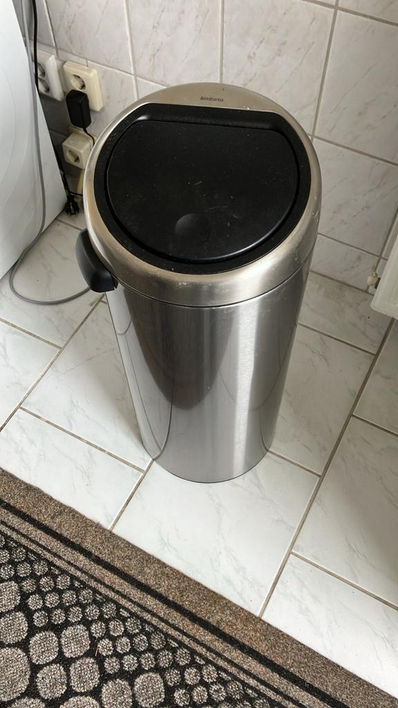 Brabantia pedaalemmer, Ophalen, Gebruikt, Met pedaal, 50 tot 75 cm