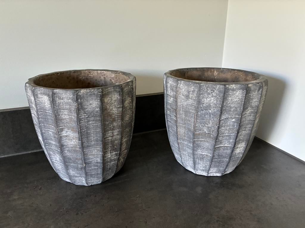 2 bloem potten grijs, Tuin en Terras, Ophalen, Rond, Zo goed als nieuw, Aardewerk
