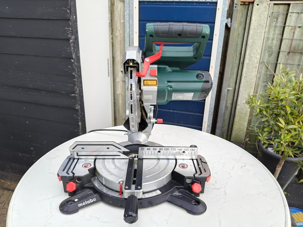 Metabo afkortzaag, Doe-het-zelf en Verbouw, Gereedschap | Zaagmachines, Ophalen, Zo goed als nieuw, Afkortzaag, 30 tot 70 mm