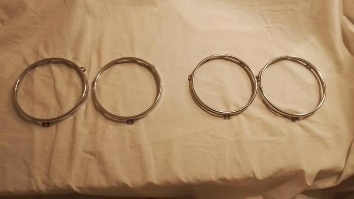 VW Scirocco MK1 Koplamp Sierringen (Houders) - Hella, Auto-onderdelen, Verlichting, Volkswagen, Gebruikt, Ophalen of Verzenden