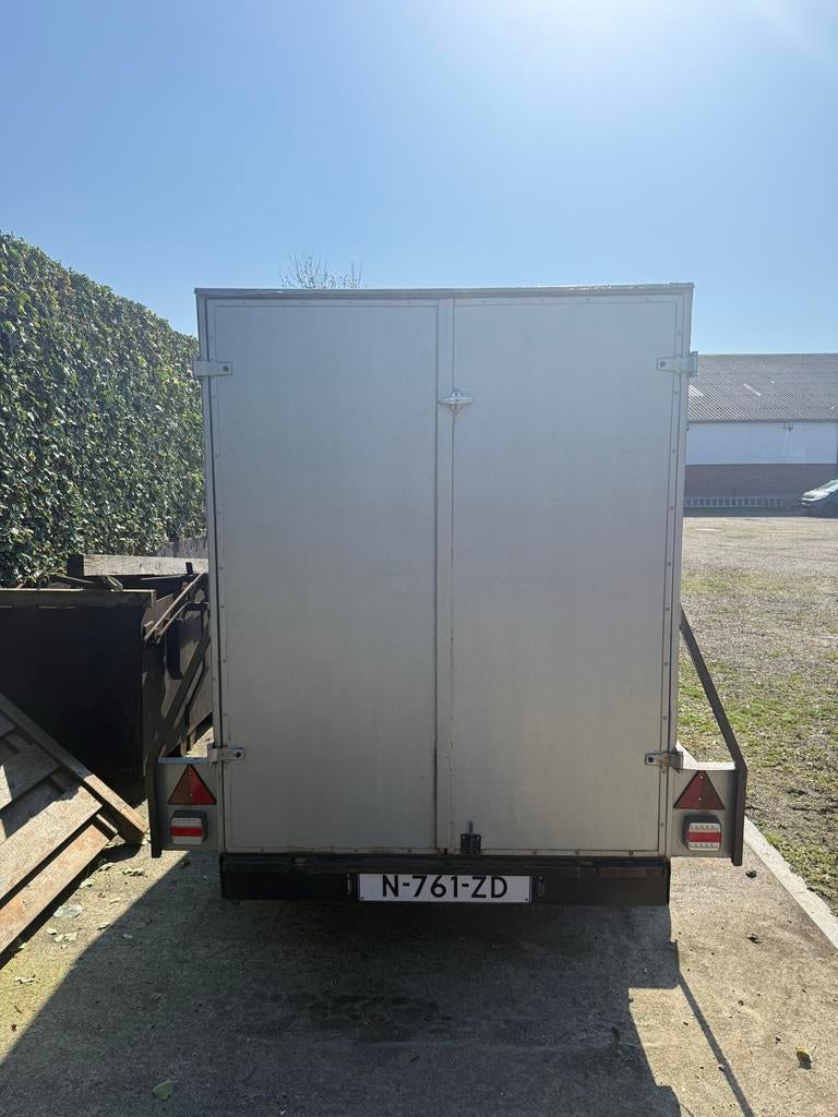 Nette dichte aanhanger met nieuwe kop met slot, Ophalen, Gebruikt