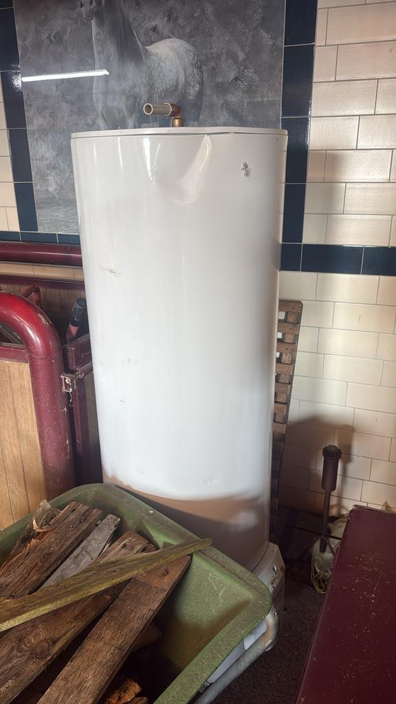 Grote 300 liter boiler - Ideaal voor grootverbruik, Gebruikt, Aardgas, 100 liter of meer, Onbekend