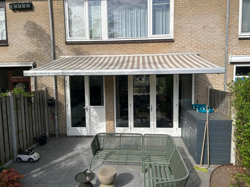 Zonnescherm knikarm 5 meter, Ophalen, Zo goed als nieuw, 150 tot 300 cm, 250 cm tot 450 cm