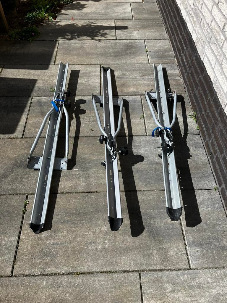 3 fiets dakdragers voor bevestiging op dakrails / imperiaal, Auto diversen, Fietsendragers, Ophalen, 3 fietsen of meer, Gebruikt