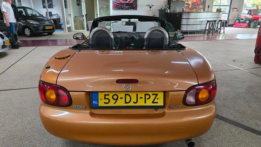 Mazda MX-5 1.6i Nieuwe Apk! Rijdt heel goed!, Auto's, Mazda, Euro 2, Achterwielaandrijving, 4 cilinders, 990 kg
