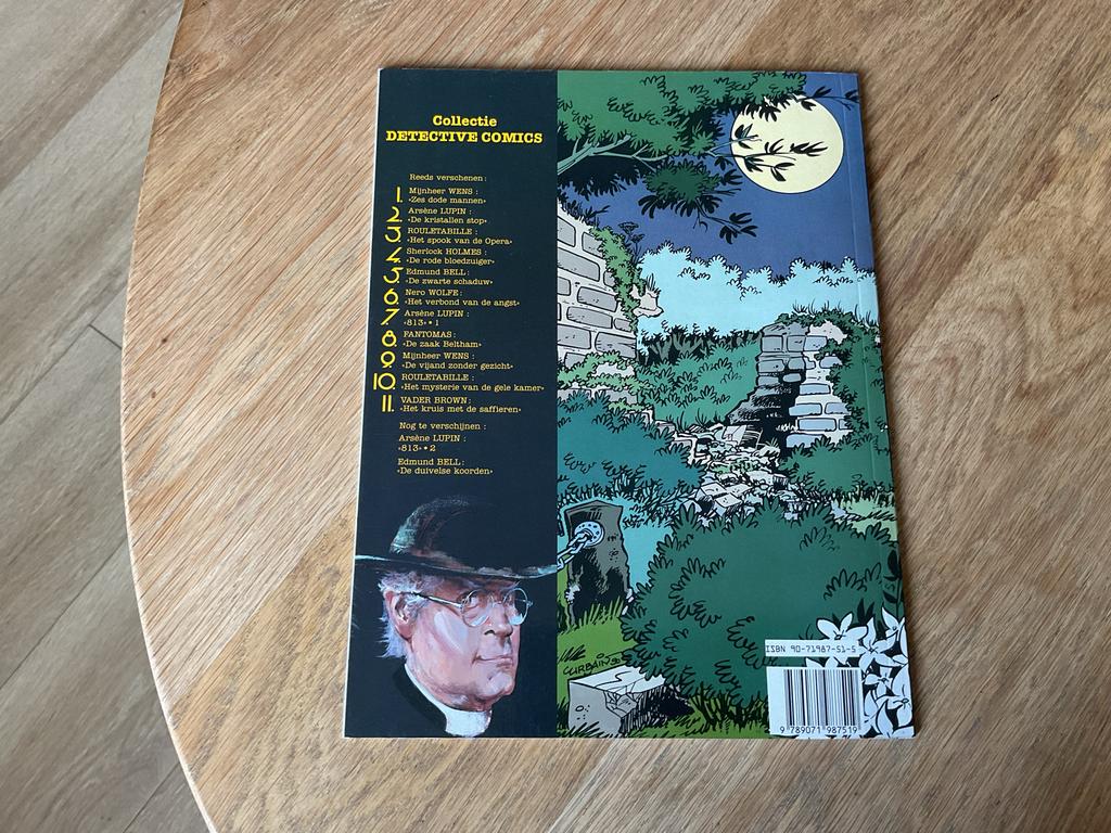 Stripboek Vader Brown - Het Kruis met de Saffieren, Eén stripboek, Ophalen of Verzenden, Zo goed als nieuw