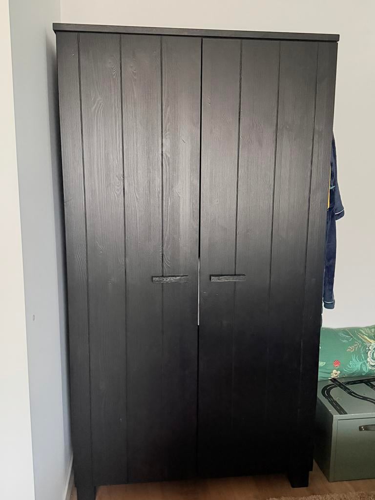 Complete kinderkamer set - Bed, kast, bankje, speelgoedkiste, Ophalen, Gebruikt, Jongetje of Meisje