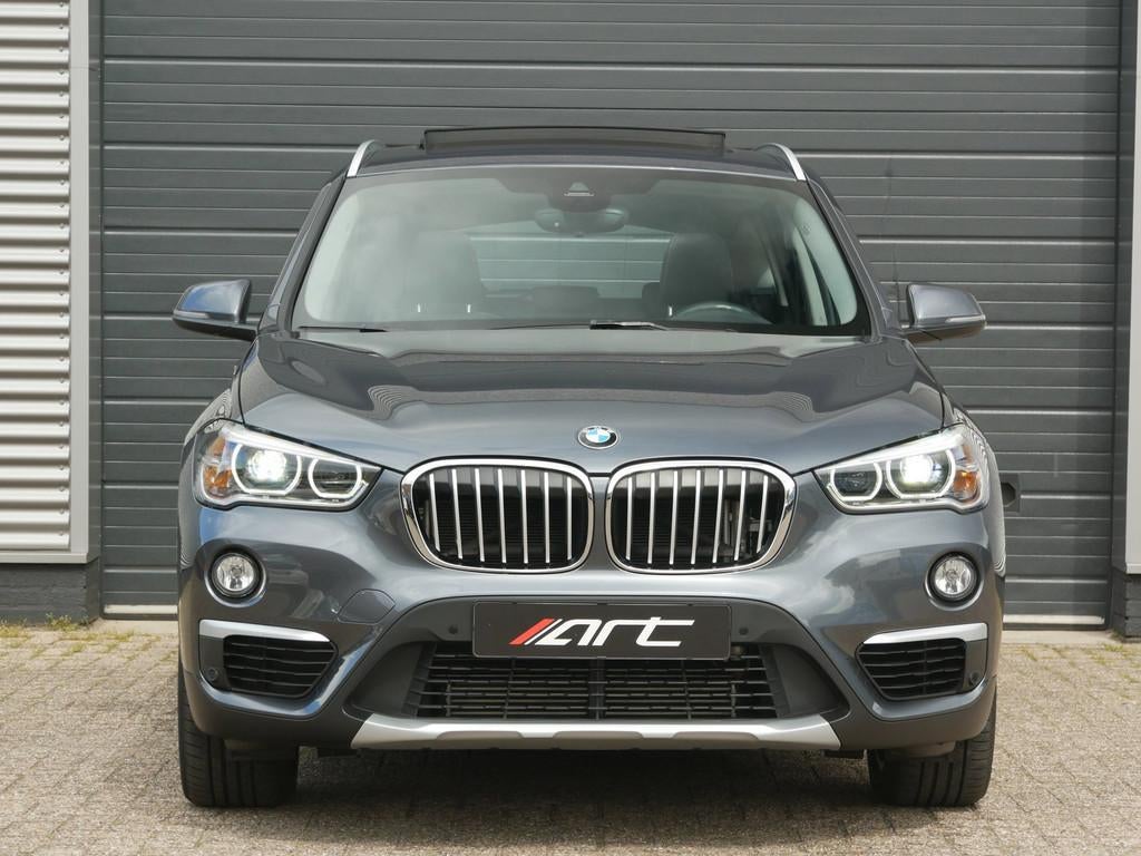 BMW X1 XDrive20i Trekhaak, Pano, ACC, HUD, Memory, Leer, Sto, 1998 cc, 15 km/l, Gebruikt, Zwart