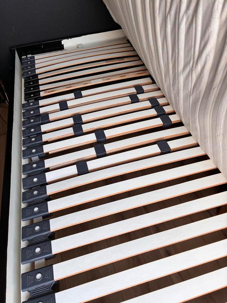 Gebruikt zwart bed met Auping lattenbodems en matrassen, Huis en Inrichting, Slaapkamer | Bedden, Gebruikt, Tweepersoons, 160 cm
