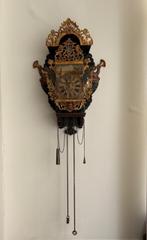 Zaanse/Friese stoelklok wandklok met gewichten en slinger, Ophalen