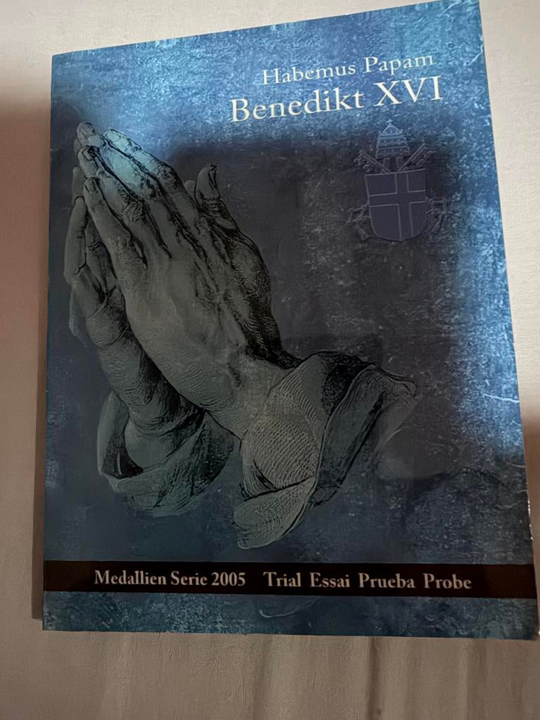 Habemus Papam Benedictus XVI Medaillen Serie 2005, Postzegels en Munten, Ophalen of Verzenden, Vaticaanstad, Overige waardes, Setje