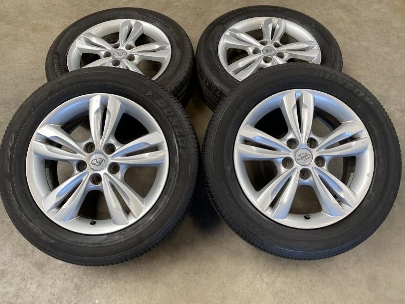 17 inch originele velgen + zomerbanden Hyundai IX35 Tucson, Auto-onderdelen, Banden en Velgen, Banden en Velgen, 17 inch, Ophalen of Verzenden