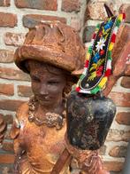 Koebel aan riempje met bloemen, Ophalen of Verzenden