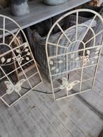 Twee metalen raamdecoraties met vlinders, Ophalen, Gebruikt