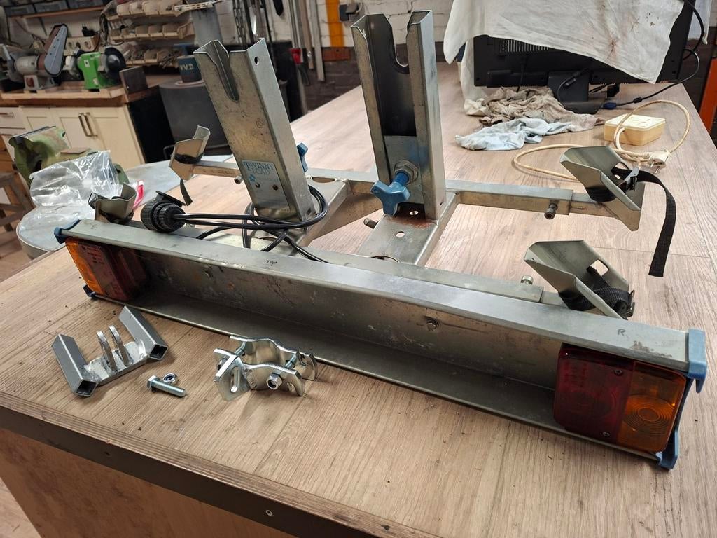 Twinny Load fietsendrager, Ophalen, Trekhaakdrager