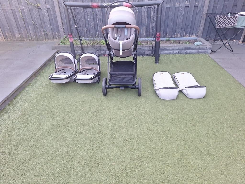 Tweeling kinderwagen met reiswiegen en autostoeltjes, Ophalen, Overige merken, Verstelbare duwstang