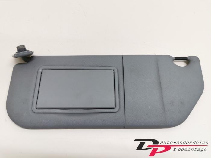 Zonneklep van een Peugeot 106, Auto-onderdelen, Interieur en Bekleding, Peugeot, Gebruikt, 3 maanden garantie, Ophalen of Verzenden