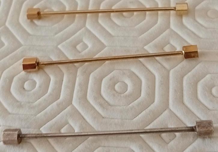 Te Koop: Drie kraagpinnen., Kleding | Heren, Overhemden, Gedragen, Overige kleuren, Ophalen of Verzenden