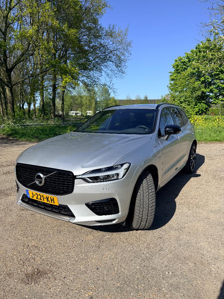 Volvo XC60 T6 Twin Engine 340pk Geartronic AWD 2021 grijs, Auto's, Automaat, Zwart, 1969 cc, 38 km/l